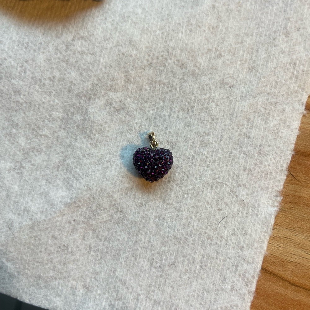 Elegant Heart-Shaped Pendant - Picture 7 of 10